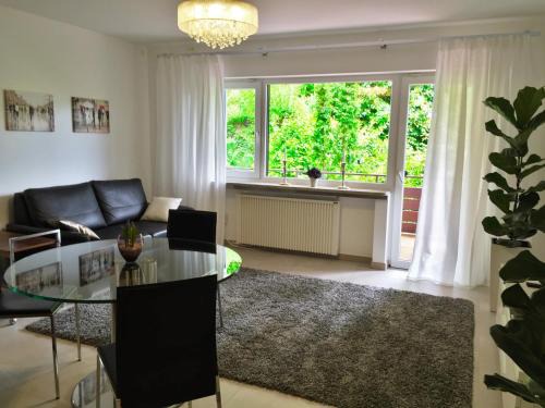 Baden-Baden Appartement | Apartment - zentrumsnah, eigener Parkplatz und großer Balkon ins Grüne