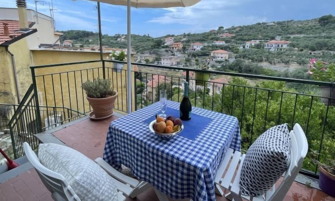 Artallo Appartement | Apartment Zia Fanni in Imperia - 4 persons, 1 bedrooms