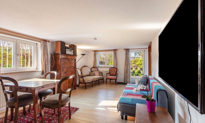 Schopfheim Appartement | Appartement 'Zwei-Zimmer-Wohnung In Schopfheim' avec terrasse privée, jardin privé et Wi-Fi
