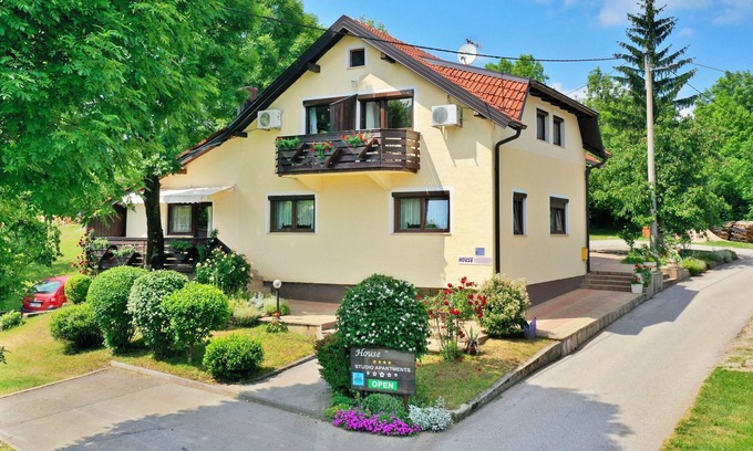 Seliste Dreznicko Appartement | Appartements et chambres Dragica, (16215), Selište Drežnicko, Croatia