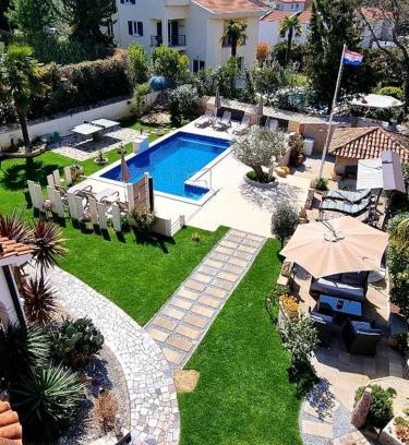 Cancini Appartement | Apartments Engel with Pool