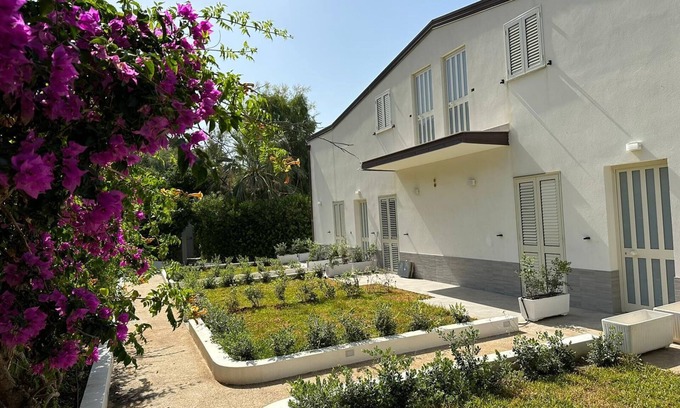 Caronia Appartement | Apartments facing the sea 10 mt