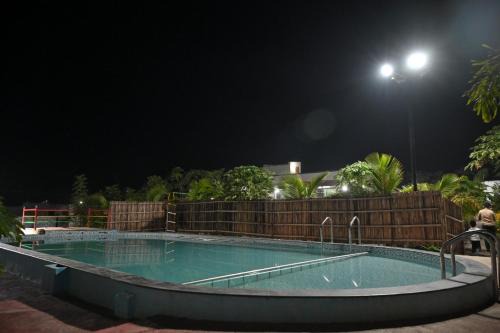 Maliwada Maison | Apna Farmhouse - Private Villa with Pool & Play area - Near Fort -15 min to Ellora Caves