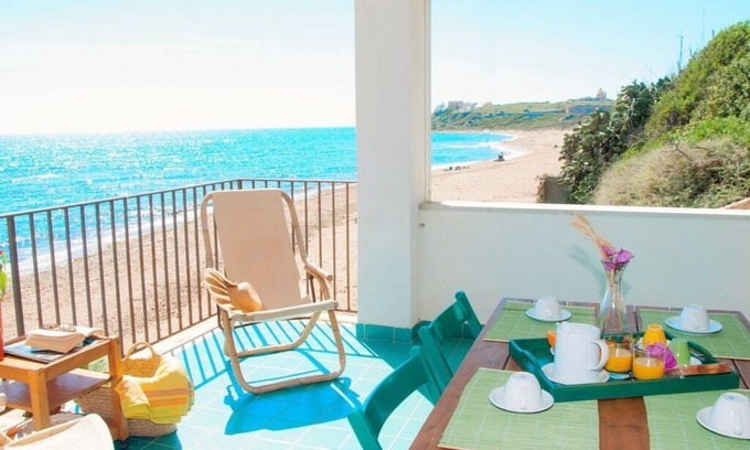 Marinella di Selinunte Appartement | Apollo's Terraces Beach apartments less than 20 m from the sea! Ponente