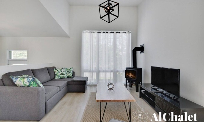 Pont-Rouge Chalet De Ski | Apollon | Paradis familial | Piscine, spa, sauna