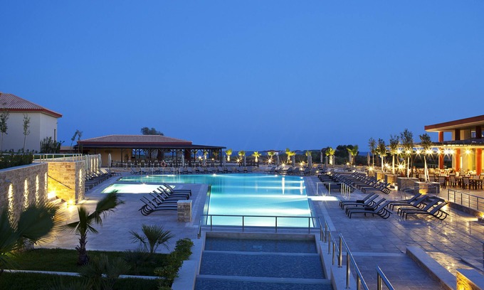 Xi Hôtel | Apollonion Asterias Resort and Spa