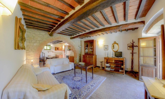San Pietro a Cegliolo Appartement | APP. PAPAVERO x8 Beautiful farmhouse surrounded by nature, with swimming pool just 3 km from Cortona
