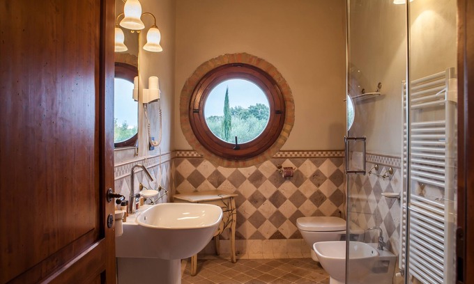 Sovicille Appartement | App. Verdi - Lumineux et confortable dans la campagne siennoise avec piscine