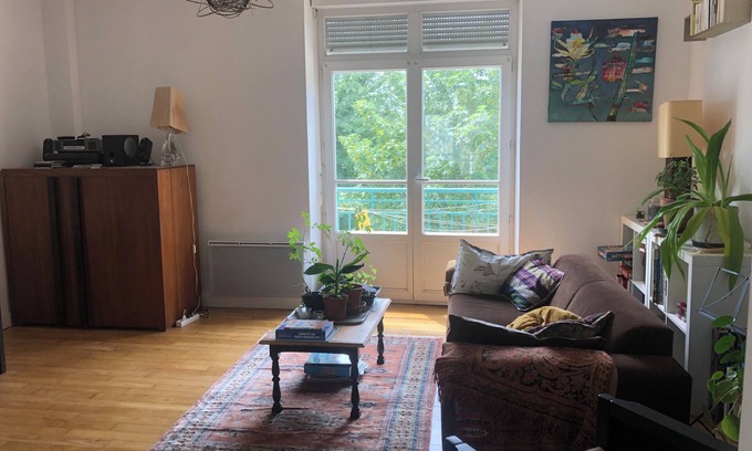 Quimperle Appartement | Apparemment T3 lumineux, traversant, centre ville à pied, parking, plages 15 min