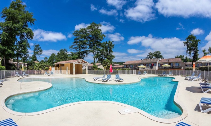 Lavardac Copropriété | Appart + Balcon/Terrasse Proche Du Cours De Golf