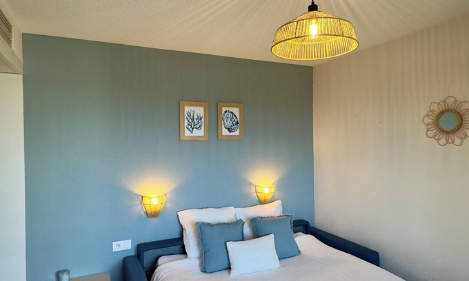 Avignon Appartement | Appart'Hôtel with Balcony - Avignon TGV station Confluence