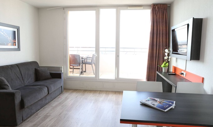 Chevilly-Larue Copropriété | Appart Moderne Près de l'Aéroport & Paris av/Wifi!