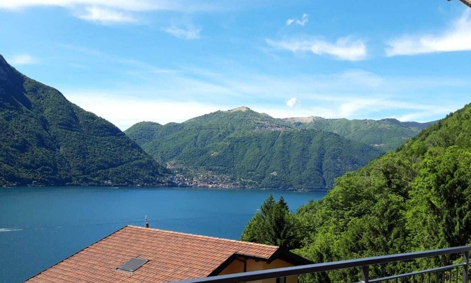 Nesso Appartement | Appartamento "2 Il Tornante" avec vue sur le lac et les montagnes, Wi-Fi, climatisation et balcon