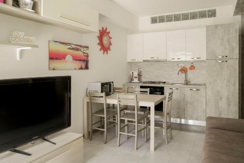Agropoli Appartement | Appartamento 4 posti letto, vicino al centro e al mare, con terrazza, aria condizionata, parcheggio privato e wifi