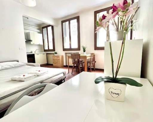 Parma City Centre Appartement | APPARTAMENTO CENTRO con Self Check-in