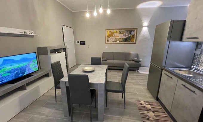 Carbonia Appartement | APPARTAMENTO ELEGANTE CARBONIA