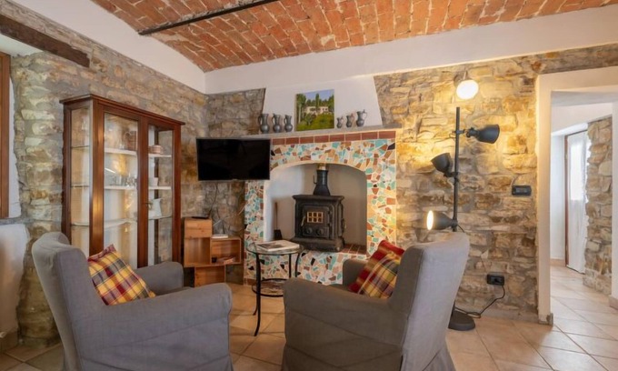 Monastero Bormida Appartement | Appartamento Galli by Interhome