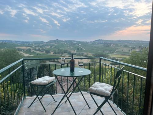 Agliano Terme Appartement | Appartamento panoramico in collina