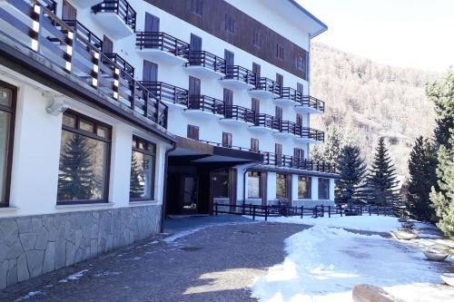 Pragelato Appartement | Appartamento Pragelato centro con giardino privato