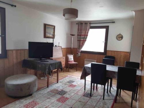 Saint-Etienne-de-Tinee Appartement | Appartement Chaleureux La Montagne