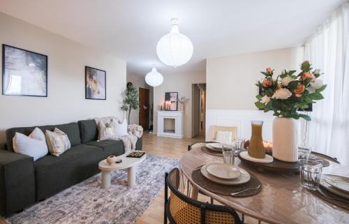 Saint-Pierre-des-Corps Appartement | Appartement avec Rétroprojecteur, Babyboot avec belle vue et proche gare