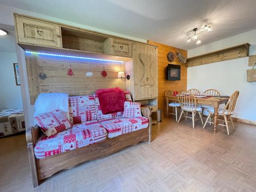 Flumet Appartement | Appartement 2 chambres au pied des pistes avec piscine intérieure - FR-1-505-228