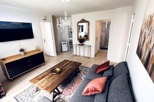 Yves Farge - Le Fleuve Appartement | Appartement 3 chambres + parking à Lyon 7