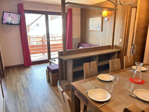 Risoul Appartement | Appartement 5 Pièces Cabine, 8 Couchages, Proche Pistes, Piscine, Sauna à Risoul 1850 - FR-1-330-589