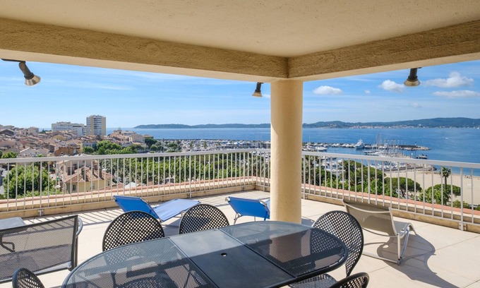 Sainte-Maxime City Centre Maison | Appartement 6eme Étage Droite Avec Terrasse.vue 300à 100 m de la Plage