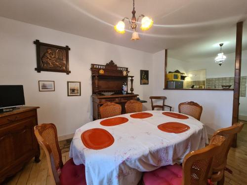 Saint-Gaultier Maison | Appartement au calme avec Wifi, en Brenne - FR-1-591-754