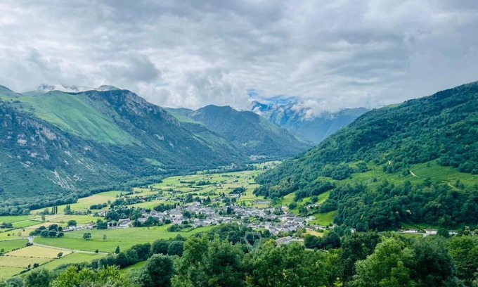 Bielle Appartement | Appartement avec balcon et vue sur les montagnes
