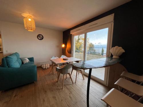 Publier Appartement | Appartement avec piscine et parking à Évian-les-Bains - FR-1-498-109