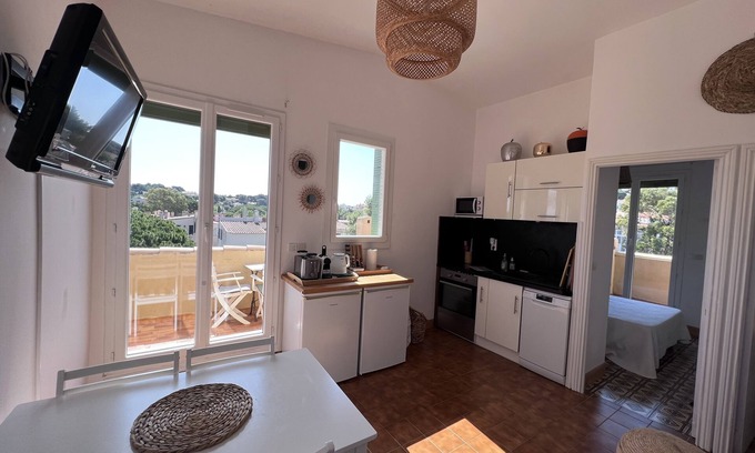 Cavaliere Appartement | Appartement calme et lumineux - plages, port et commerces à pied