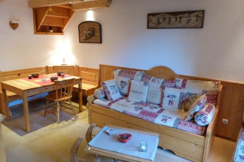 Areches Appartement | Appartement centre village, 6 personnes, 2 chambres - VLII71