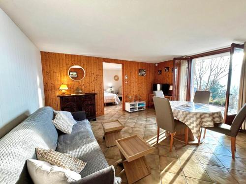 Veyrier-du-Lac Appartement | Appartement confortable avec terrasse et WiFi - FR-1-432-32