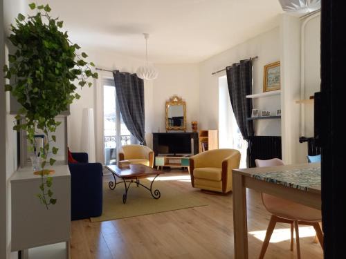 Gares Appartement | Appartement cosy 60m², proche gare St Roch et centre.