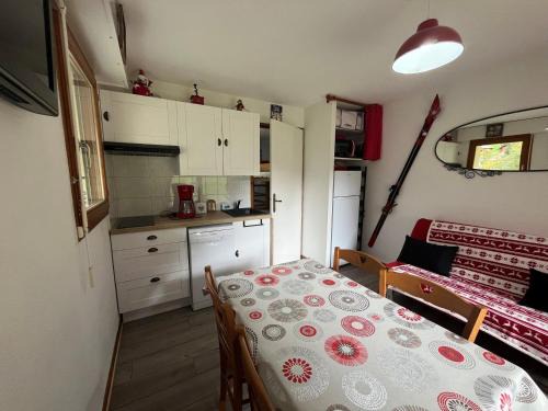 Chatel Appartement | Appartement cosy avec terrasse, proche télécabine - FR-1-198-88
