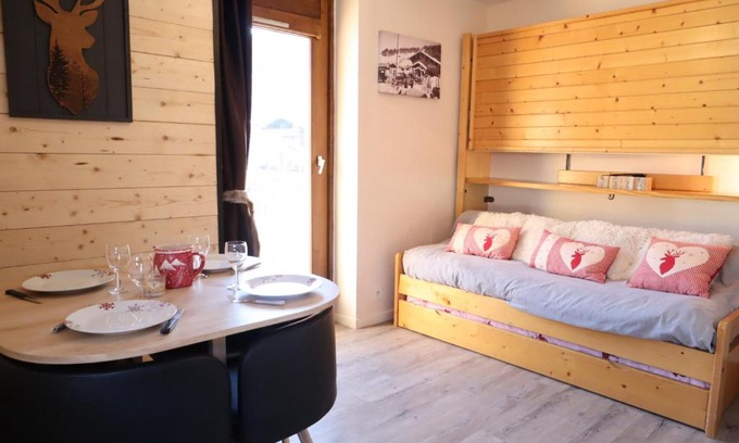 Les Gets Appartement | Appartement cosy dans le centre du village, proche pistes et ESF, avec balcon et équipements complets - FR-1-623-286