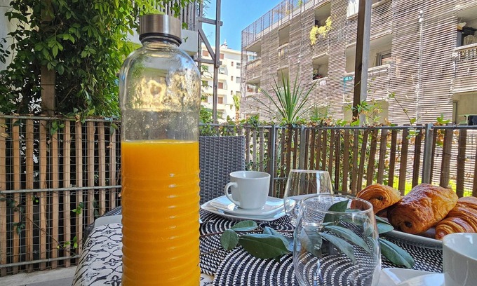 Saint-Sylvestre Appartement | Appartement Cosy Dans Un Ecrin De Verdure -Nice, 135€ per night