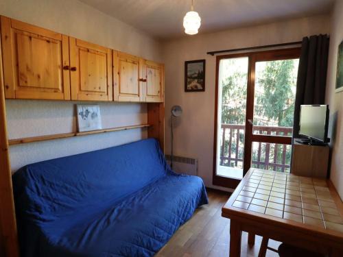 Areches Appartement | Appartement cosy 4 pers, centre-village, ski/rando à pied, piscine, commerces à proximité - FR-1-342-182