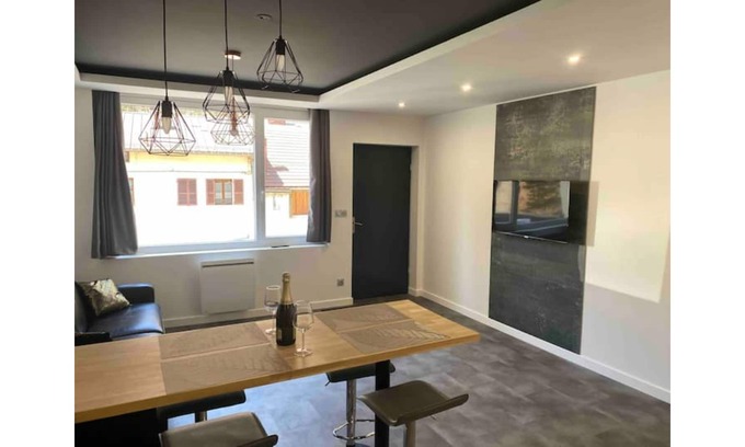 Morez Appartement | Appartement Cozy avec SPA et sauna privé