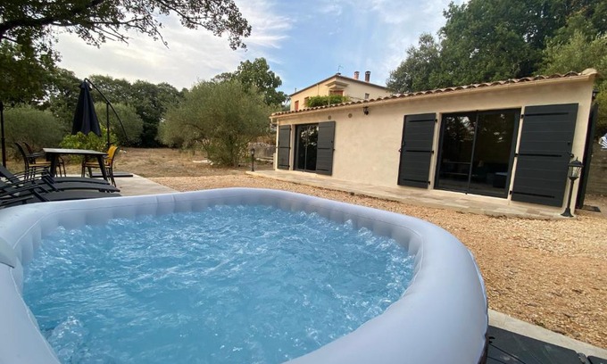 Vezenobres Maison | Appartement de charme avec jaccusi