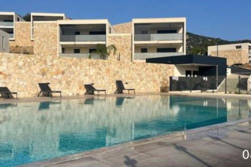 Calvi Appartement | Appartement de type T3 - Résidence avec piscine