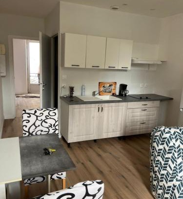 Lavaur Appartement | Appartement deux pièces agréable et fonctionnel, Wifi gratuit, boîte à clés, proche commodités et gare routière
