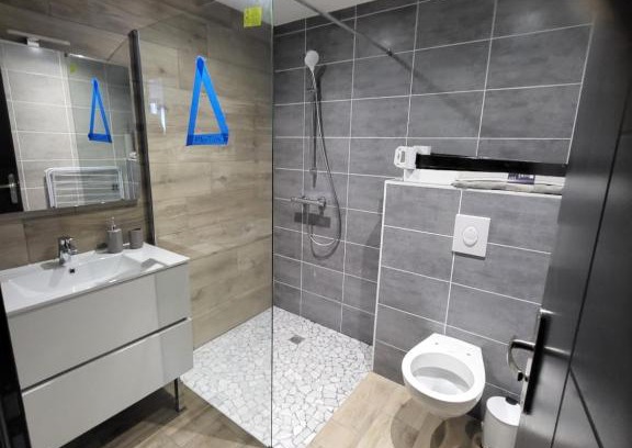 Centre Deux Appartement | Appartement entièrement rénové à neuf 101