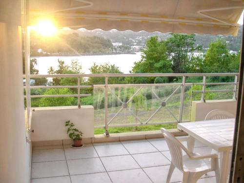 La Trinite Appartement | Appartement face à la mer à La Trinité – 70 m² – Terrasse