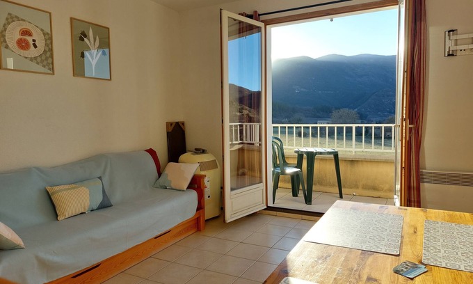 Montbrun-les-Bains Appartement | Résidence Les Sources, vue exceptionnelle. Idéale curistes et familles