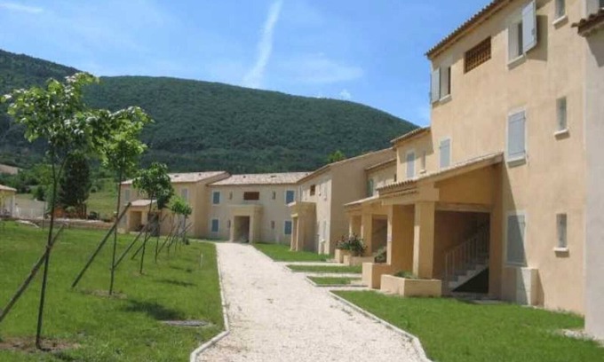 Montbrun-les-Bains Appartement | Appartement - Piscine - ccbbchi