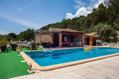 Roquefort-la-Bedoule Appartement | Appartement Avec Piscine Et Cuisine