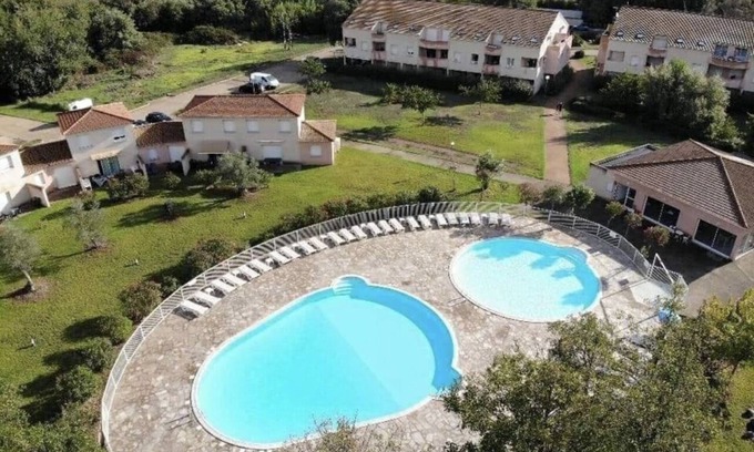 Santa-Maria-Poggio Appartement | Appartement 2 piscines, 100m de la mer, 4/6 personnes